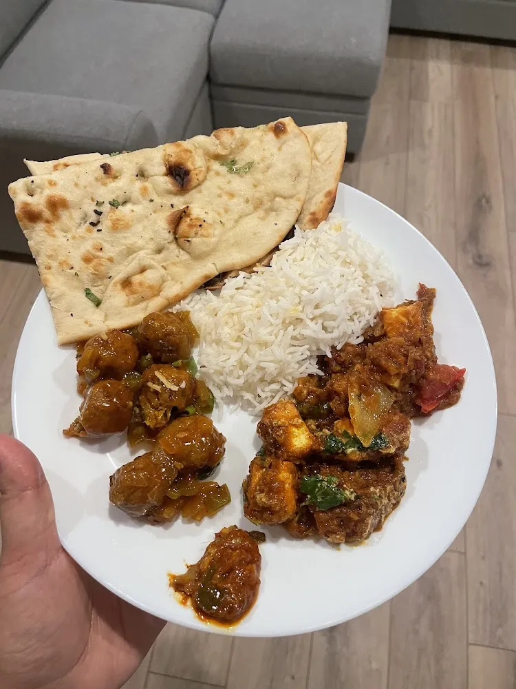 Veg Manchurian Kadhai Paneer Garlic Naan